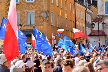 Warsaw.Polans. 12 Mayıs 2018. Özgürlük Mart. Demokrasi aşındırıyor Polonyalılar hükümet, kınamak için Mart