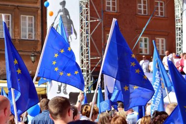 Warsaw.Polans. 12 Mayıs 2018. Özgürlük Mart. Demokrasi aşındırıyor Polonyalılar hükümet, kınamak için Mart