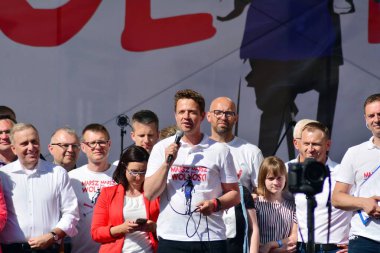 Warsaw.Polans. 12 Mayıs 2018. Özgürlük Mart. Demokrasi aşındırıyor Polonyalılar hükümet, kınamak için Mart