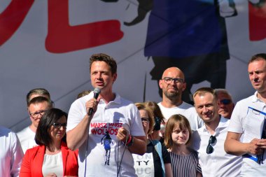 Warsaw.Polans. 12 Mayıs 2018. Özgürlük Mart. Demokrasi aşındırıyor Polonyalılar hükümet, kınamak için Mart