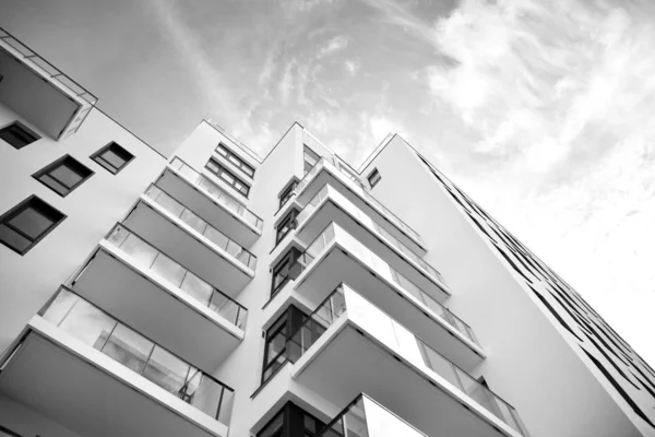 Prédio Apartamentos Contemporâneo Arquitetura Residencial Genérica Preto Branco — Fotografia de Stock