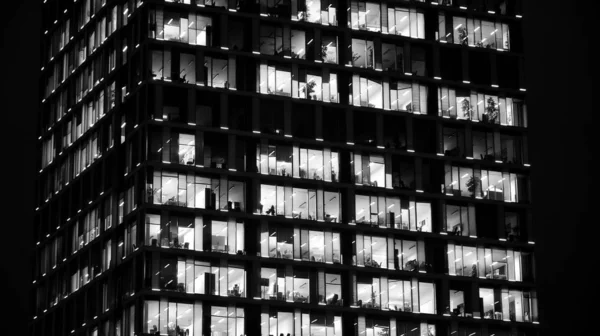 Padrão Edifícios Escritórios Janelas Iluminadas Noite Iluminação Com Design Fachada — Fotografia de Stock
