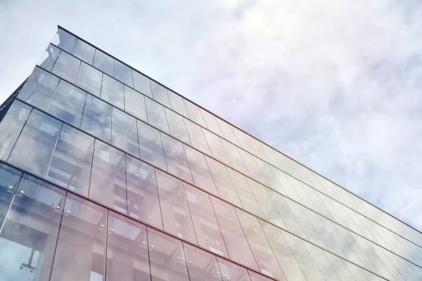Cielo Reflejado Una Fachada Vidrio Edificio Moderno — Foto de Stock