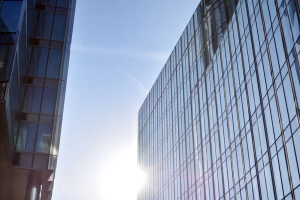 Moderna Pared Del Edificio Oficinas Acero Vidrio Con Cielo Azul —  Fotos de Stock