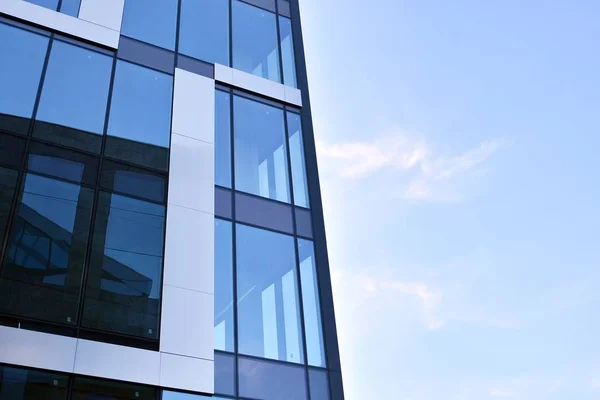 Moderna Pared Del Edificio Oficinas Acero Vidrio Con Cielo Azul — Foto de Stock