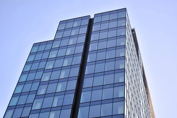 Parede Edifício Escritório Moderno Feito Aço Vidro Com Céu Azul — Fotografia de Stock