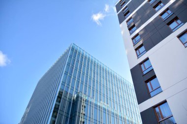 Mavi camlı modern gökdelenlerin soyut dokusu. İş geçmişi.