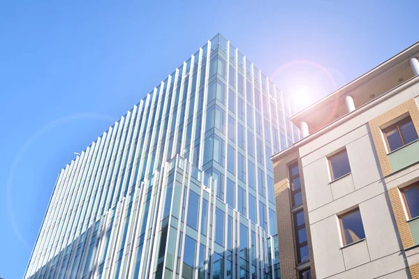 Detalle Moderno Del Edificio Oficinas Superficie Vidrio Con Luz Solar — Foto de Stock