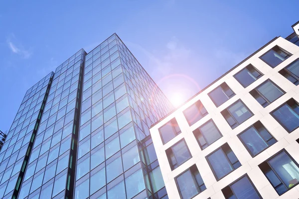 Detalle Moderno Del Edificio Oficinas Superficie Vidrio Con Luz Solar — Foto de Stock