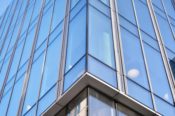 Moderna Pared Del Edificio Oficinas Acero Vidrio Con Cielo Azul —  Fotos de Stock