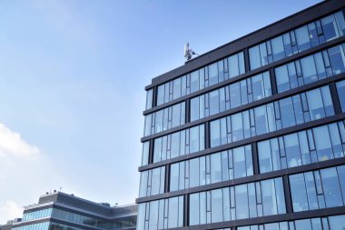  Modern şehir cam cepheler, soyut yansıması