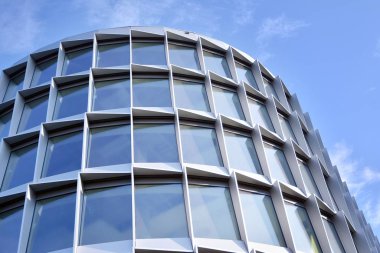  Modern şehir cam cepheler, soyut yansıması