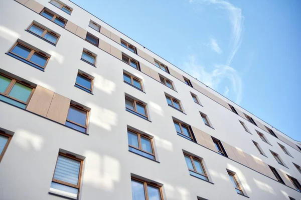 Modern Nieuw Appartementencomplex Multietoried Modern Nieuw Stijlvol Woonblok Van Appartementen — Stockfoto