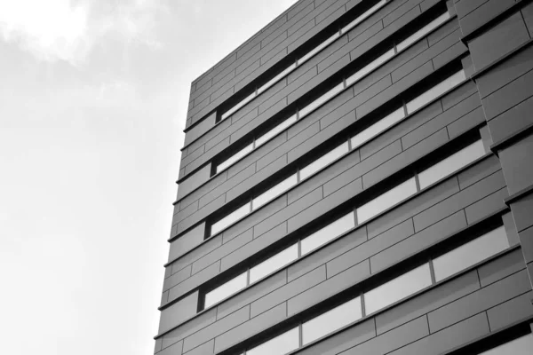 Вид Прямой Фасад Современного Здания Темно Серым Фасадом Темно Серый — стоковое фото