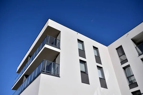 현대적 주거용 외벽이지 현대적 새로운 아파트 — 스톡 사진