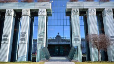 Varşova, Polonya. 7 Ocak 2020. Polonya Anayasa Mahkemesi 'nin modern binası. Polonya 'daki en yüksek mahkeme..