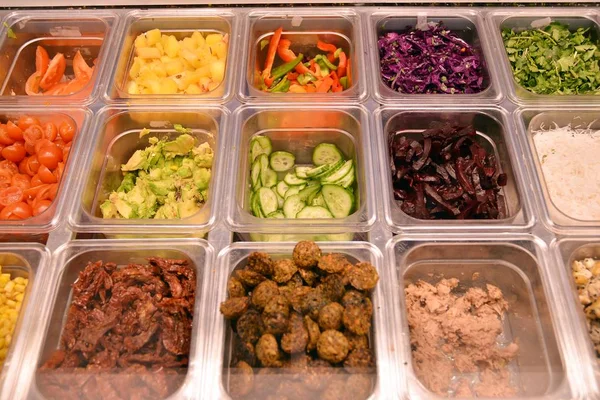 Bar Saladas Com Legumes Restaurante Comida Saudável — Fotografia de Stock