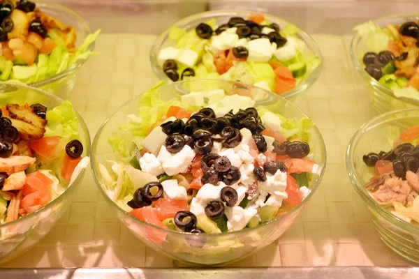 Porção Salada Tomar Caminho — Fotografia de Stock