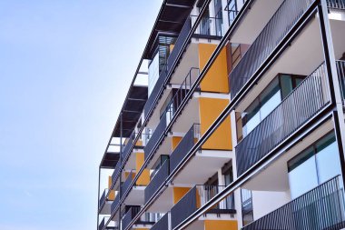 Yeni apartman dairesi. Modern apartman kompleksi..