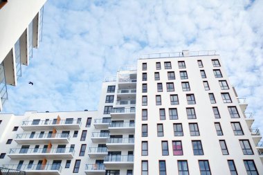 Yeni apartman dairesi. Modern apartman kompleksi..