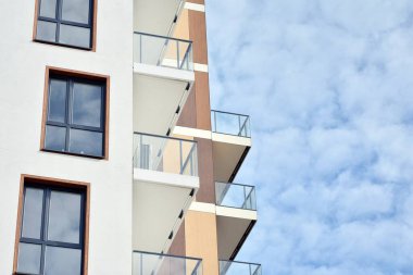 Yeni apartman dairesi. Modern apartman kompleksi..