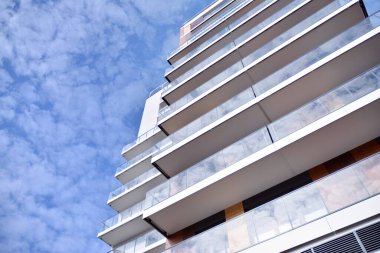 Yeni apartman dairesi. Modern apartman kompleksi..