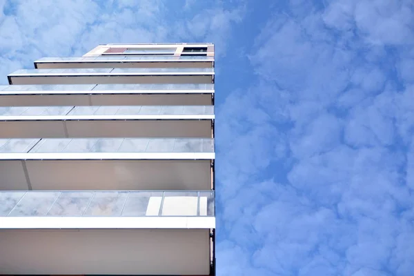 新築マンション 現代の集合住宅外観 — ストック写真