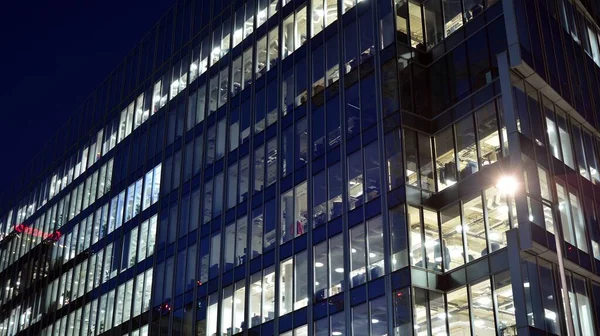 Patrón Edificios Oficinas Ventanas Iluminadas Por Noche Iluminación Con Diseño —  Fotos de Stock