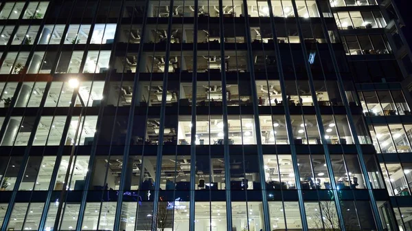 Patrón Edificios Oficinas Ventanas Iluminadas Por Noche Iluminación Con Diseño —  Fotos de Stock