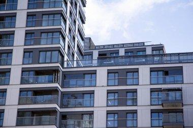 Yeni modern mimari yapı evi