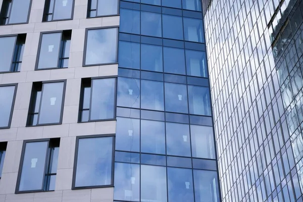 Moderno Edificio Oficinas Sobre Fondo Cielo Claro — Foto de Stock