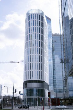 Varşova, Polonya. 13 Mart 2020. Varşova Merkezi 'nin inşaatı. Varşova HUB 75.000 metrekarelik bir ofis alanı oluşturacak.
