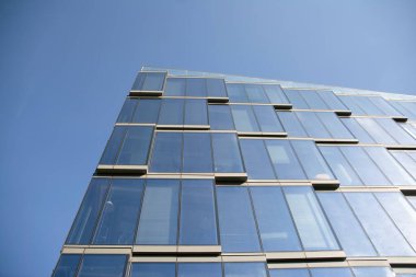 ofis bir arka plan portre üzerinde şehir merkezinde Binası