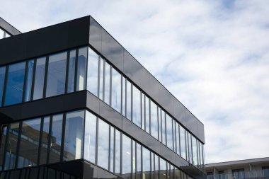 ofis bir arka plan portre üzerinde şehir merkezinde Binası