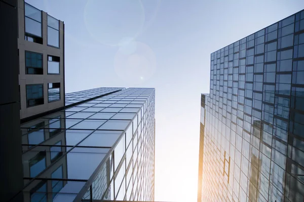 Rascacielos Edificio Moderno Ciudad Con Luz Solar Pared Cristal Edificio — Foto de Stock