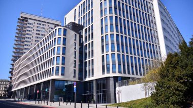 Varşova, Polonya. 7 Nisan 2020. Motel 1 'i imzala. Şirket tabelası Motel 1.