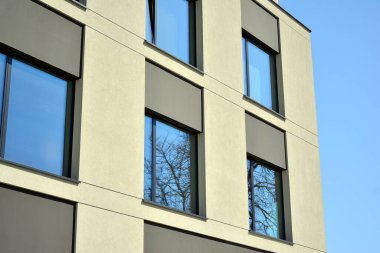 ofis bir arka plan portre üzerinde şehir merkezinde Binası