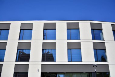 ofis bir arka plan portre üzerinde şehir merkezinde Binası