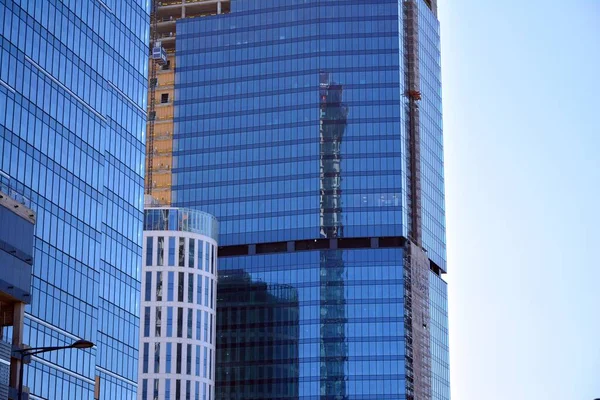Офисное Здание Центре Города Заднем Плане — стоковое фото
