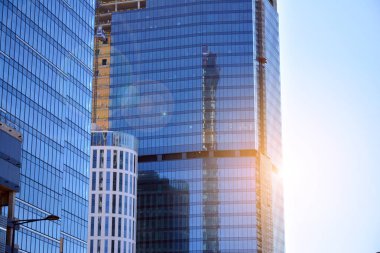 İnşaat devam ediyor. Ofis binasının inşaat sahası.