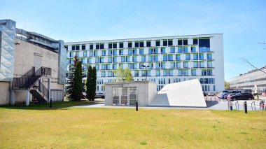 Varşova, Polonya. 23 Nisan 2020. Varşova Tıp Üniversitesi Tıp Merkezi binası..