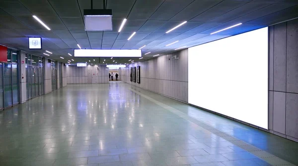 Blanco Reclamebord Metro Voor Reclame — Stockfoto