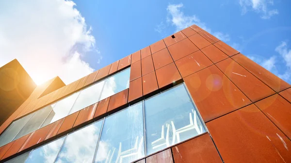Edifício Moderno Cidade Com Luz Solar Parede Vidro Edifício Escritório — Fotografia de Stock
