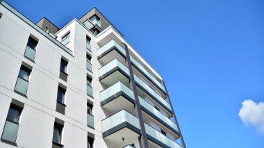 Modern Avrupa konut binaları çeyreği. Soyut mimari, modern şehir geometrisinin bir parçası.