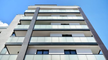 Modern Avrupa konut binaları çeyreği. Soyut mimari, modern şehir geometrisinin bir parçası.