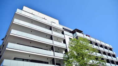 Modern Avrupa konut binaları çeyreği. Soyut mimari, modern şehir geometrisinin bir parçası.