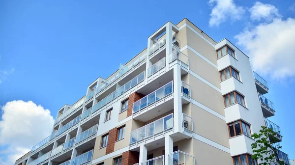 Modernos Edifícios Residenciais Europeus Bairro Apartamentos Arquitetura Abstrata Fragmento Geometria — Fotografia de Stock