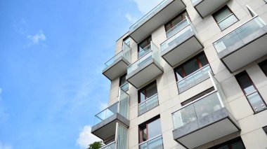 Modern Avrupa konut binaları çeyreği. Soyut mimari, modern şehir geometrisinin bir parçası.