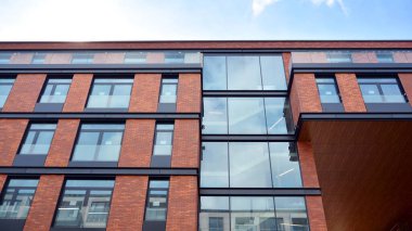 Modern Avrupa konut binaları çeyreği. Soyut mimari, modern şehir geometrisinin bir parçası.