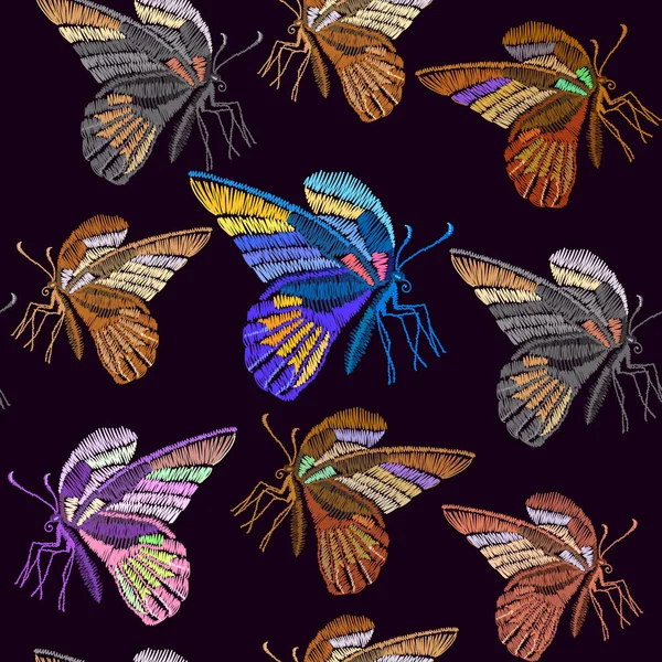 Patrón sin costuras bordado mariposas. Hermosas mariposas — Archivo Imágenes Vectoriales